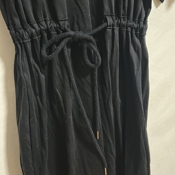Elegant Black Midi Dress - Picture 3 of 7